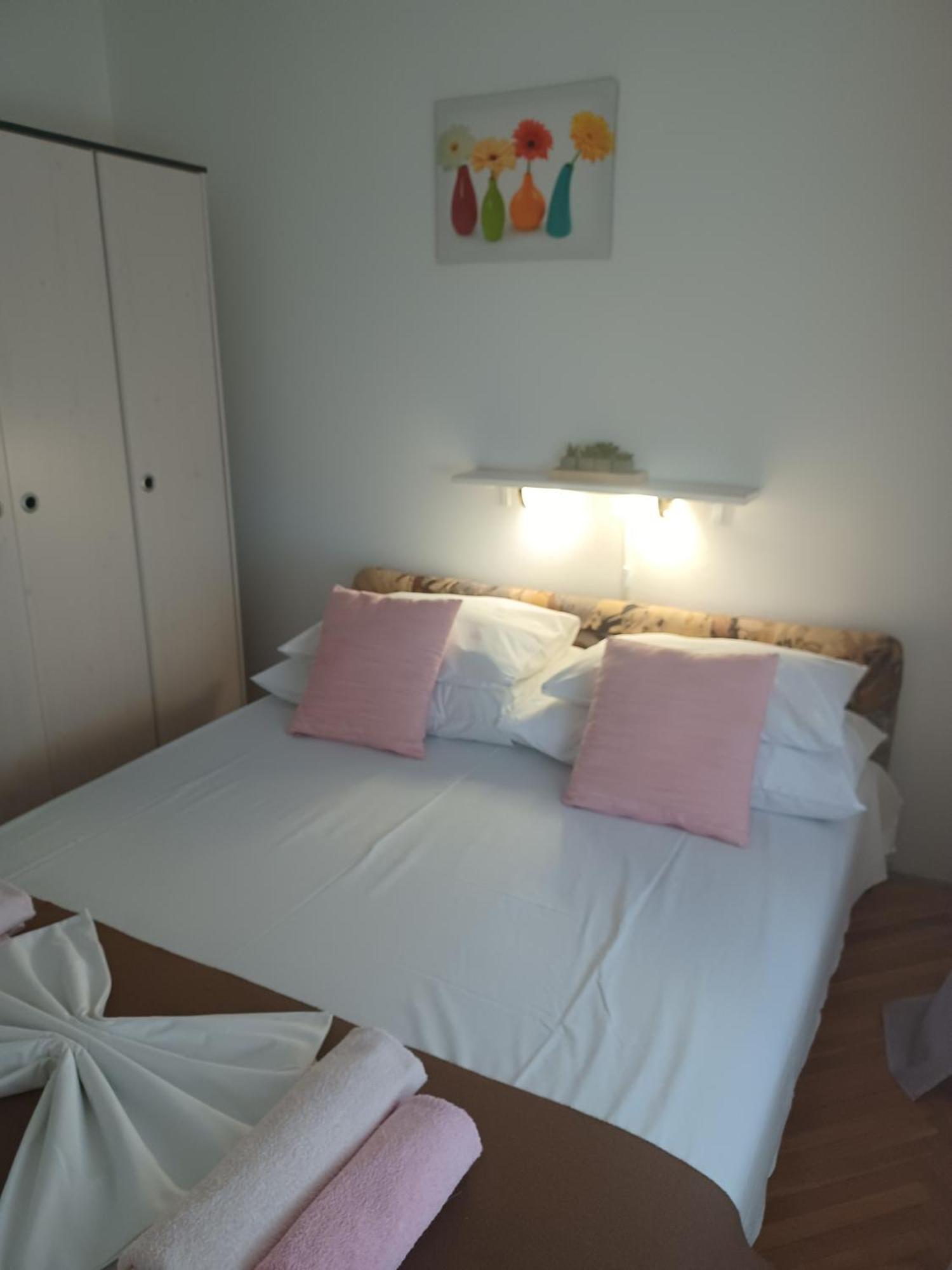 Helen Apartments Цриквениця Екстер'єр фото