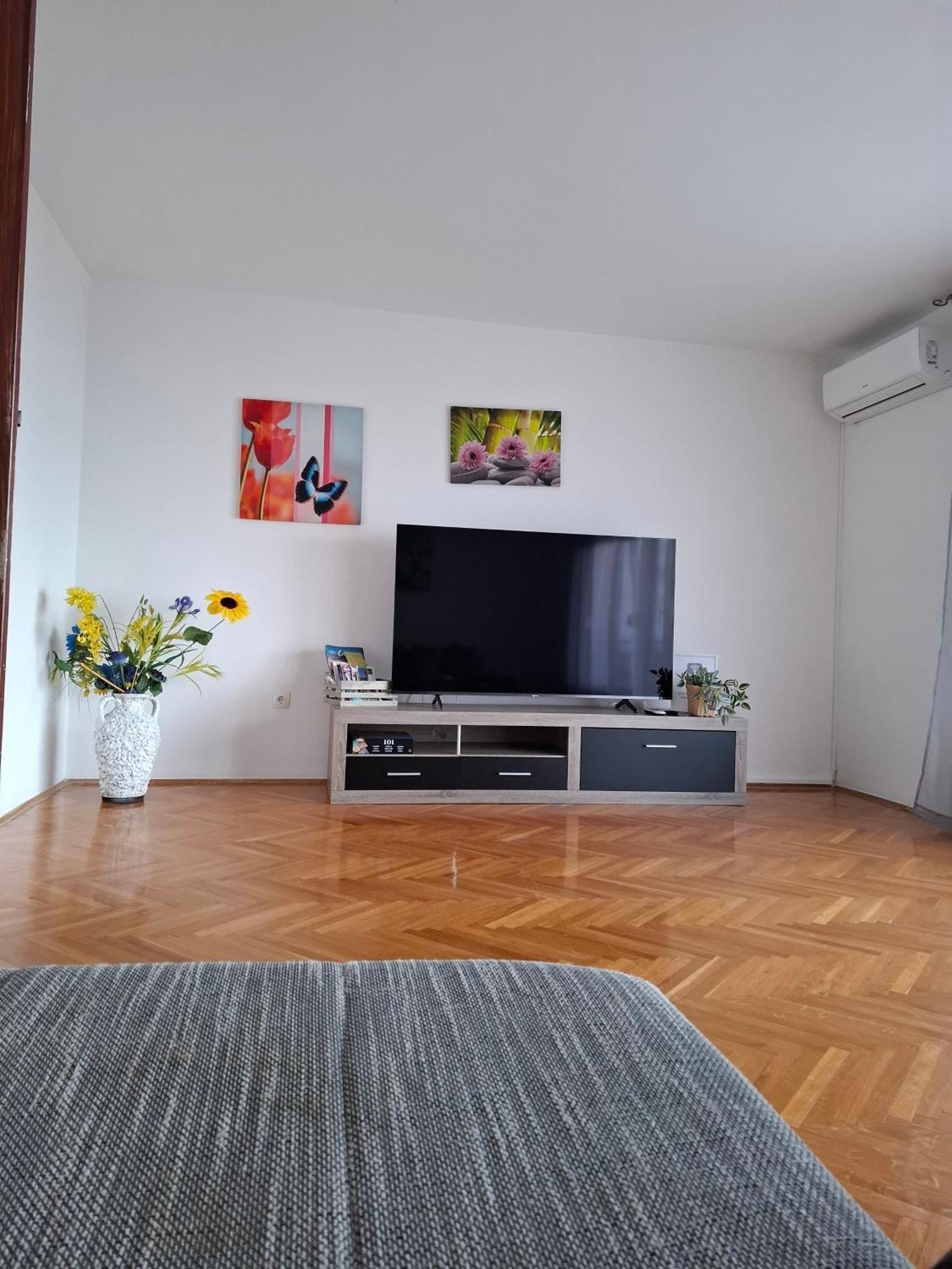Helen Apartments Цриквениця Екстер'єр фото